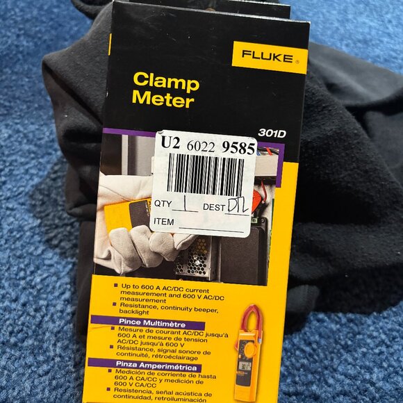 Fluke 301D AC/DC Clamp Meter - Picture 1 of 7